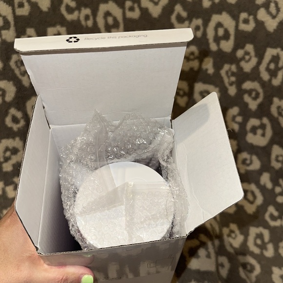 Simple Modern TREK 40oz Tumbler in Bubblegum Checkmate 😍 New 🆕 & Never Used 😍 - Picture 7 of 17